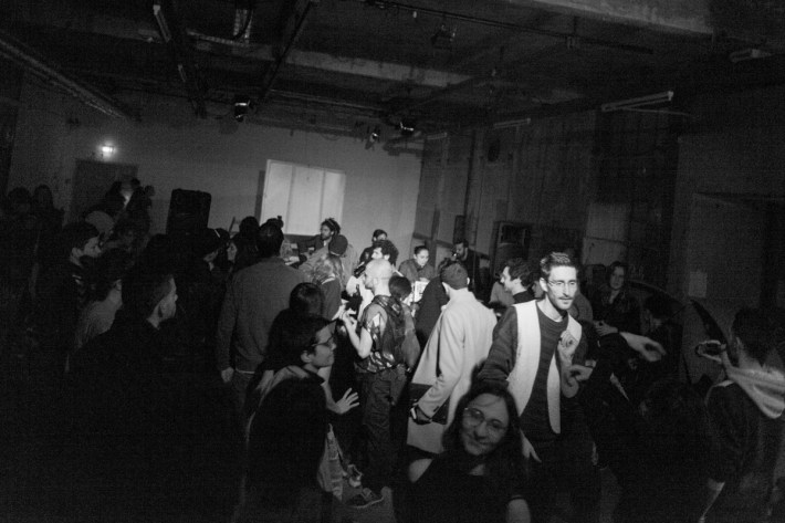 3AM_120317_by_Roger_Rossell_web_34